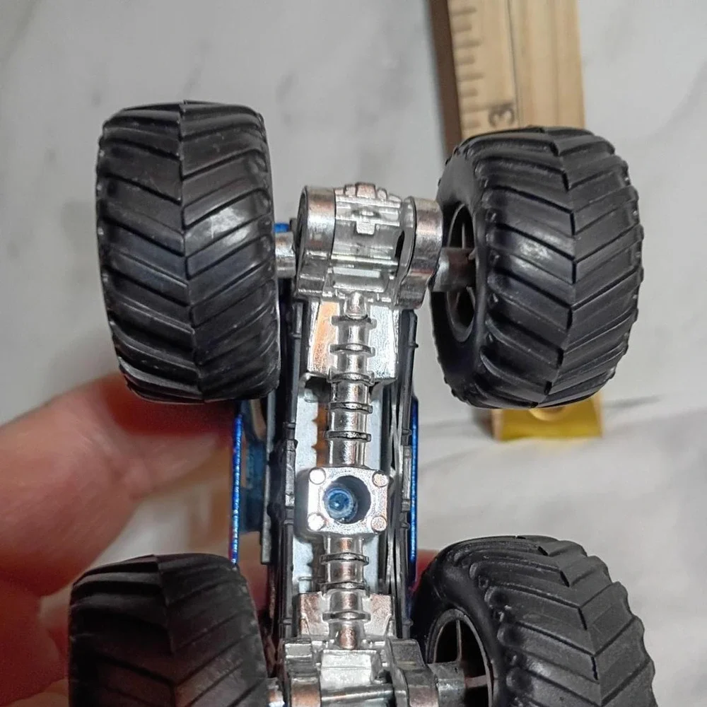 Hot Wheels iconic tires it